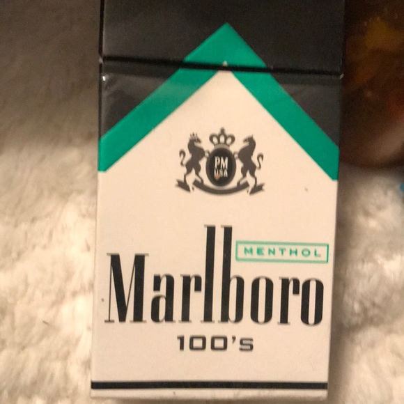 Meet your Posher, Lady - Picture 1 of 1